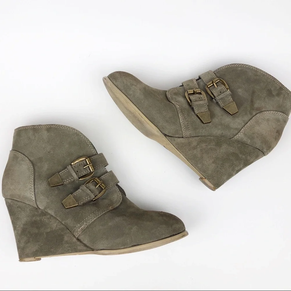 Very‎ Volatile Zulfi Ankle Boot Wedges